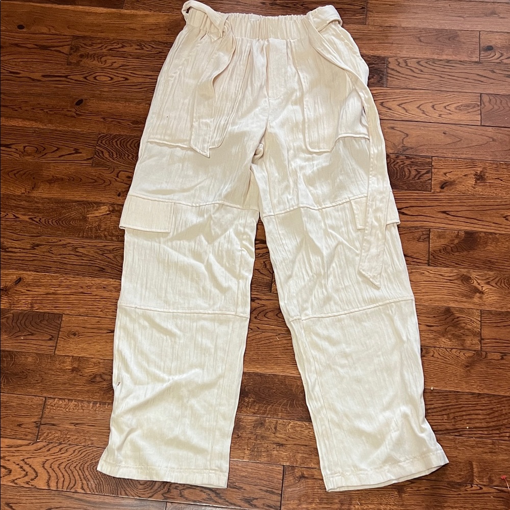 Women Cream tula J Pants